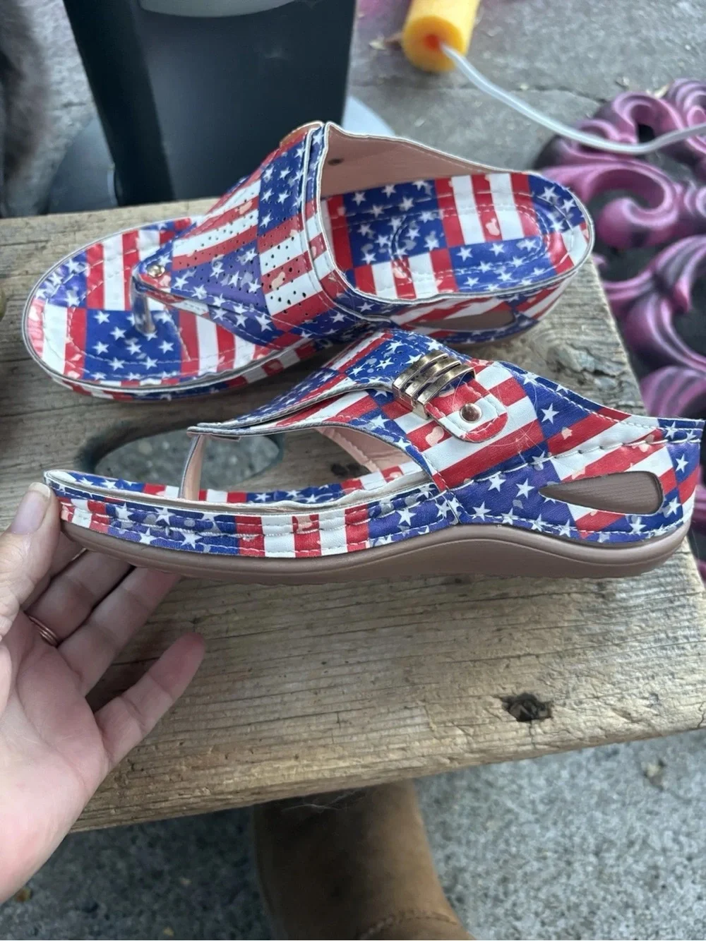 Women's American Flag Print Thong Sandals - Red, White & Blue